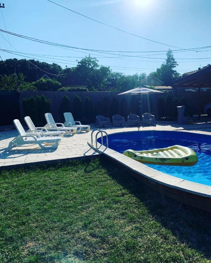 Mika'S Poolhouse Villa Belgrado Buitenkant foto