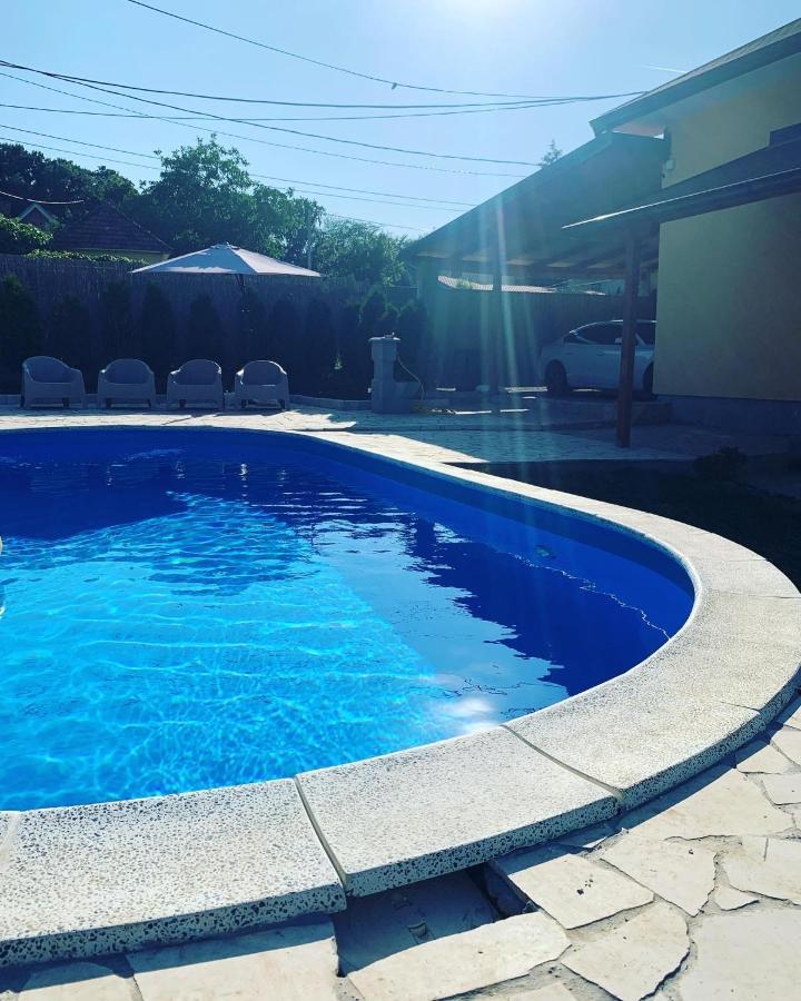 Mika'S Poolhouse Villa Belgrado Buitenkant foto