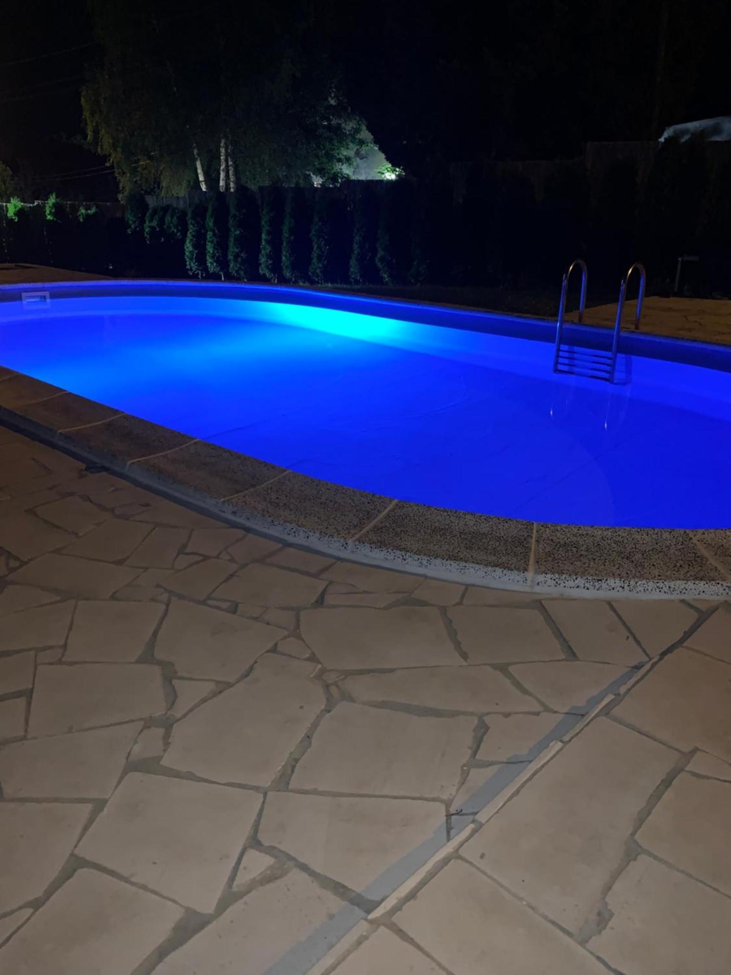 Mika'S Poolhouse Villa Belgrado Buitenkant foto